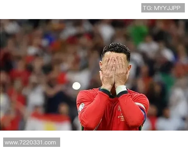 法国足球明星泪洒赛场背后故事揭示情感与压力的交织