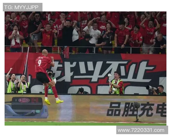 赛后分析:西安足球队与成都足球队球员个人能力对比与表现总结 赛后分析:西安足球队与成都足球队球员个人能力对比与表现总结