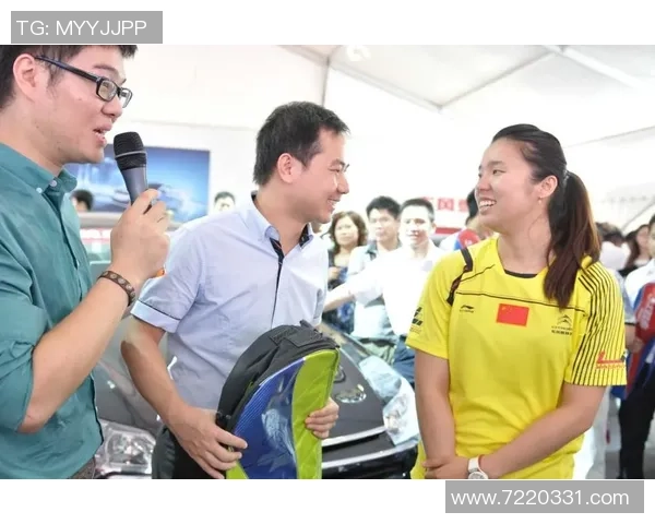 足球明星归乡瞬间高清图片展现他们的温情与荣耀 足球明星归乡瞬间高清图片展现他们的温情与荣耀